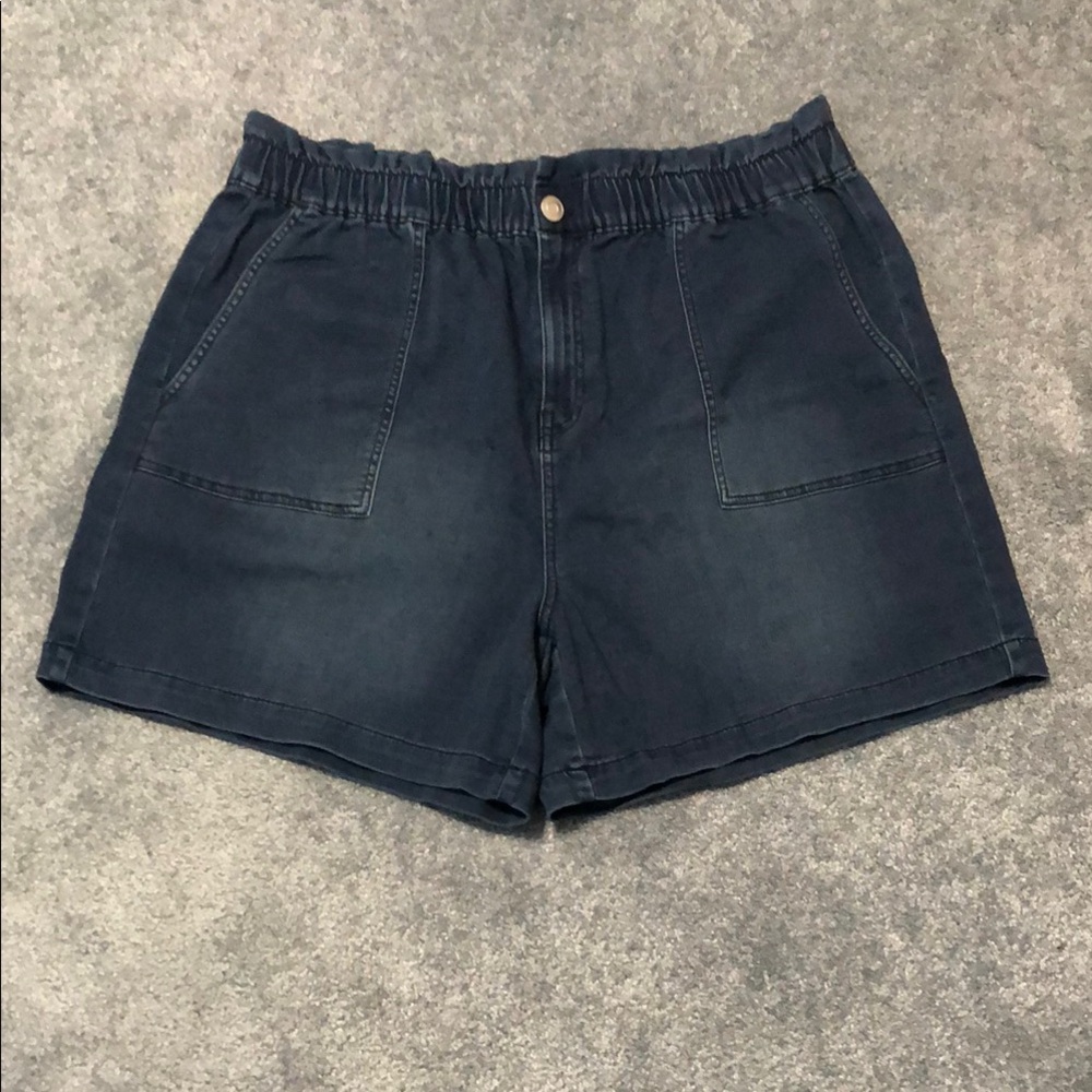 NWT Penningtons D/C Blue denim shorts.